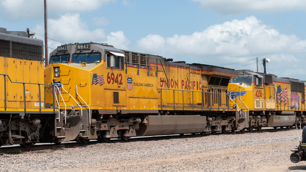 UP 6942
